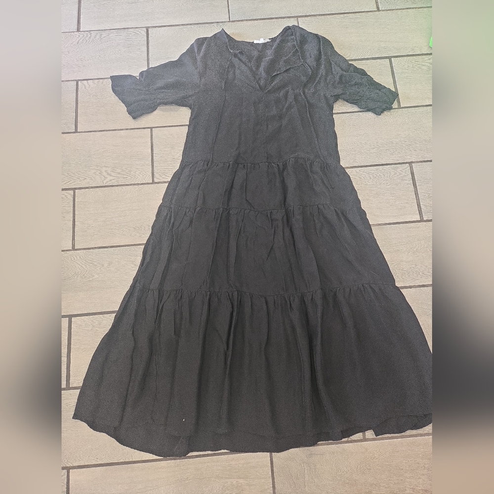 Little Lies Black Tiered Midi Dress Women’s Size M Cupro/Viscose Blend‎